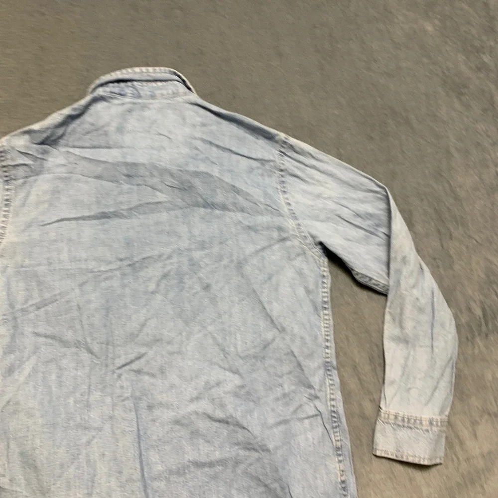 Old Navy Denim Shirt Boys Large 10-12 Blue Light Wash Button Front Chest Pockets